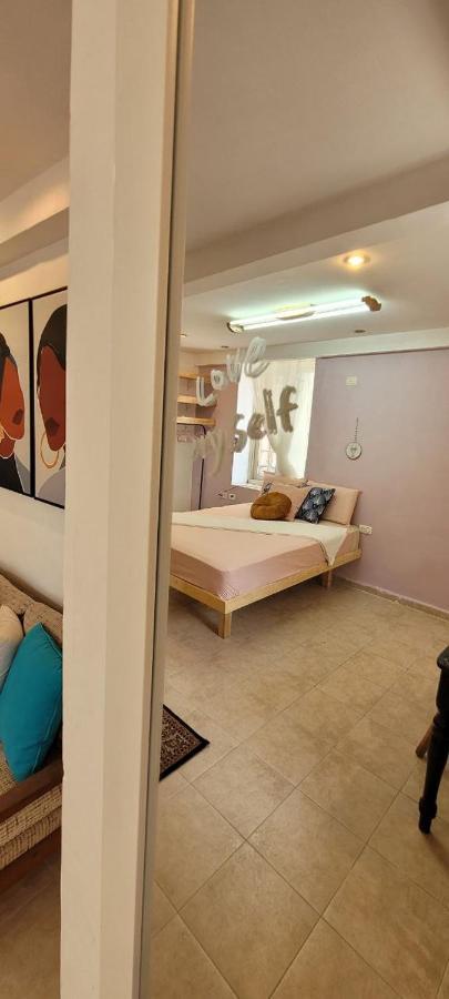 דירה לזוג על שוק מחנה יהודה Apartment Йерусалим Екстериор снимка