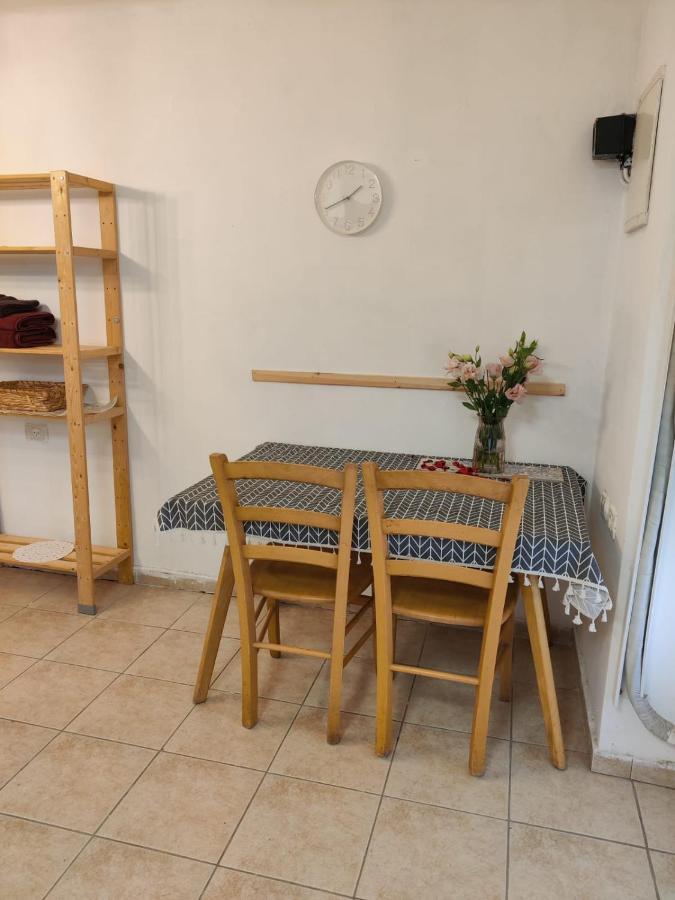 דירה לזוג על שוק מחנה יהודה Apartment Йерусалим Екстериор снимка