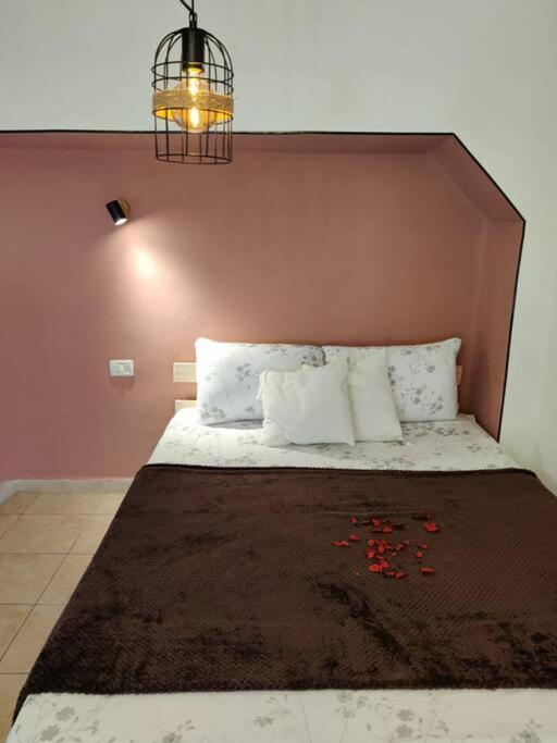 דירה לזוג על שוק מחנה יהודה Apartment Йерусалим Екстериор снимка
