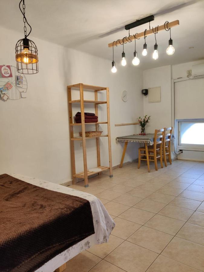 דירה לזוג על שוק מחנה יהודה Apartment Йерусалим Екстериор снимка