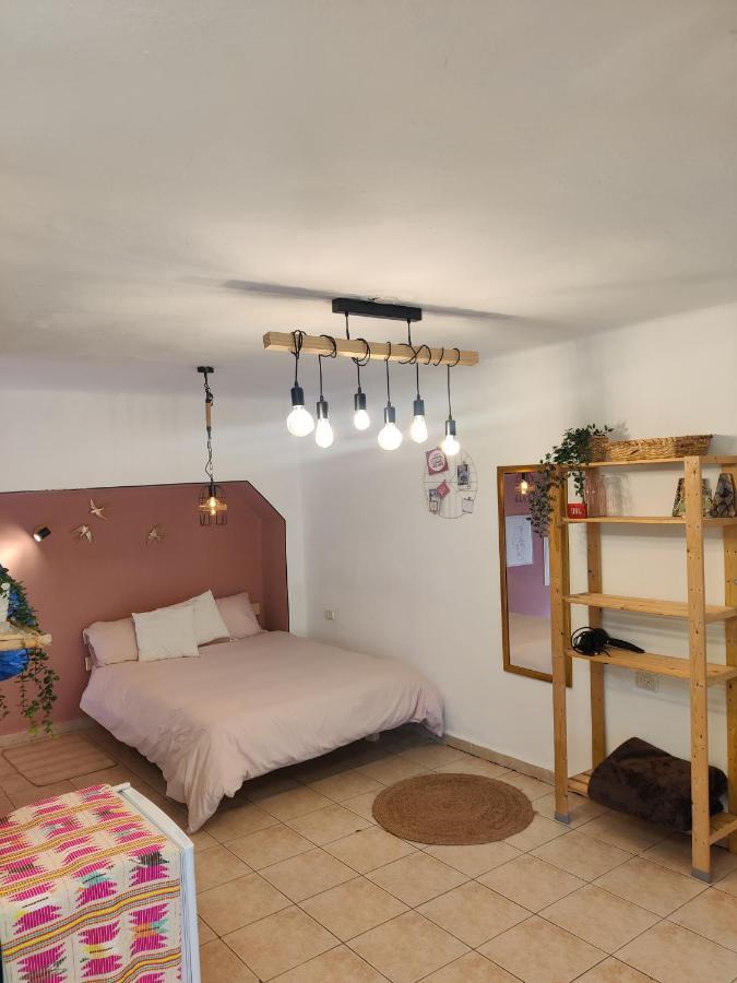 דירה לזוג על שוק מחנה יהודה Apartment Йерусалим Екстериор снимка